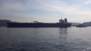 Dev petrol gemisi İstanbul Boğazı&#039;ndan geçti 