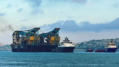 Dev vin&ccedil; gemisi "Saipem 7000" İstanbul Boğazı'na giriş yaptı