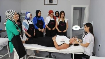 Devlet desteğiyle güzellik merkezi açan kadın girişimci 256 kişiyi iş sahibi yaptı