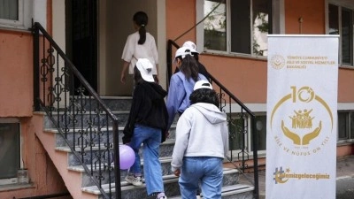 Devlet korumasındaki &ccedil;ocuklar ge&ccedil;mişin y&uuml;k&uuml;n&uuml; bu merkezde bırakıyor