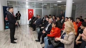 Dijital Dönüşüm Ofisi Başkanı Koç, Ankara Üniversitesi Siber Güvenlik MYO'da ilk dersi verdi