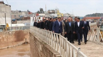 Dışişleri Bakanı Çavuşoğlu selden etkilenen Şanlıurfa'da