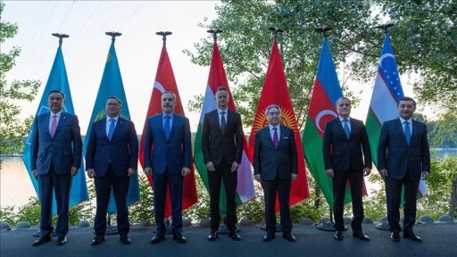 Dışişleri Bakanı Fidan, TDT Gayriresmi Zirvesi öncesinde meslektaşlarıyla bir araya geldi