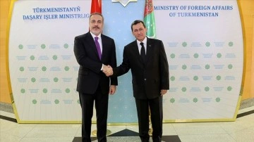 Dışişleri Bakanı Fidan, Türkmenistan Dışişleri Bakanı Meredov'la görüştü