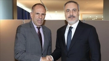 Dışişleri Bakanı Fidan, Yunan mevkidaşı Yerapetritis ile Londra'da görüştü