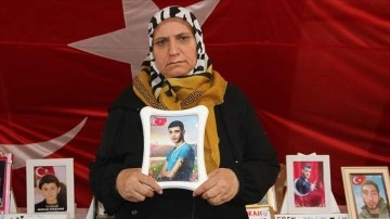 Diyarbakır annelerinden Demir: Çocuklarımızı almadan buradan gitmeyeceğiz