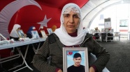 Diyarbakır annelerinden Küçükdağ: Oğlum beni duyuyorsan gel devletimize, askerimize teslim ol