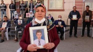 Diyarbakır annelerinden Solmaz Övünç: Baran gel artık, senin yerin vatanındır