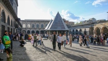 Diyarbakır bayram tatilinde yaklaşık 500 bin kişiyi ağırladı
