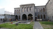 Diyarbakır&#039;ın 400 yıllık konakları yaşamla buluştu