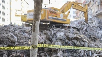 Diyarbakır'da 2 müteahhit yaptıkları binanın enkazında kalarak hayatını kaybetti