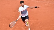 Djokovic ve Muguruza dördüncü turda