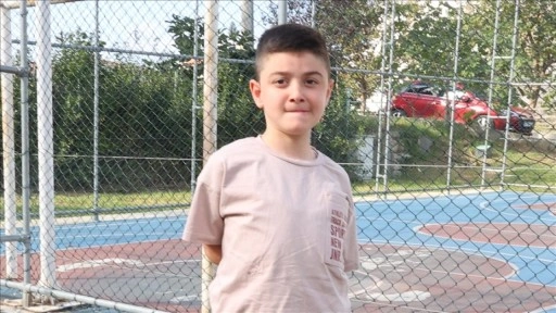 DMD hastası Yavuz Berkay'ın hayali Onuachu ile futbol oynamak