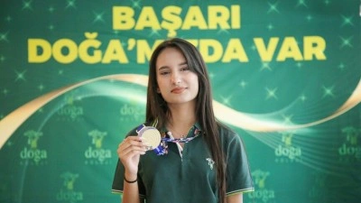 Doğa Koleji 11. sınıf &ouml;ğrencisi uluslararası matematik yarışmasında d&uuml;nya birincisi oldu
