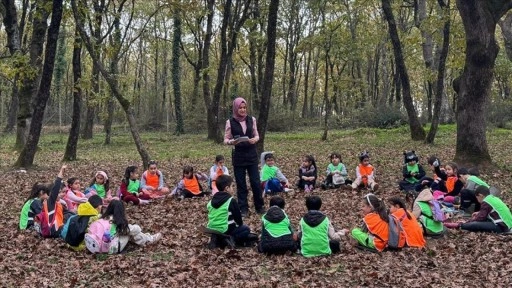 Doğa sevdasını öğrencilerinde çevre bilincine dönüştürüyor