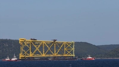 Doğal gaz boru hattı d&ouml;şeme platformu &Ccedil;anakkale Boğazı'ndan ge&ccedil;ti