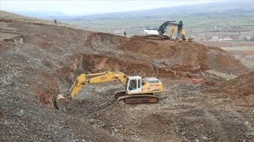 Doğanşehir'de depremzedelere sıcak yuva olacak 952 kalıcı konut için çalışmalar sürüyor