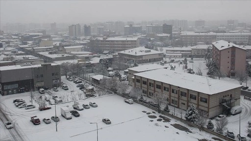 Doğu Anadolu'da olumsuz hava şartları devam ediyor
