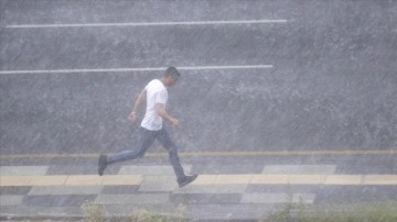 Doğu illeri için fırtına, Doğu Karadeniz'in kıyı kesimi için kuvvetli yağış uyarısı