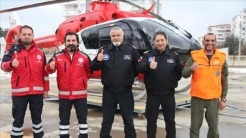 Doğu'da hava ambulansı kardan mahsur kalan hastalara yardım için havalanıyor
