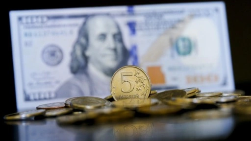 Dolar/ruble paritesi 2023’ten bu yana ilk defa 78’in altına indi
