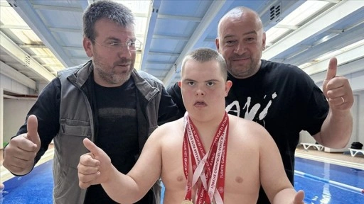Down sendromlu Yunus Emre Pınar, korkarak başladığı yüzmede 15 madalya kazandı