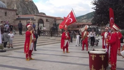 D&uuml;nya Etnospor Birliği Başkanı Erdoğan, Tokat'ta gen&ccedil;lerle buluştu