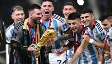 Dünya Kupası şampiyonluk kutlamasında Messi'nin giydiği geleneksel kıyafete büyük ilgi