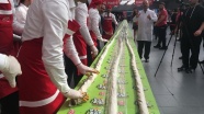 'Dünyanın en uzun çiğ köfte dürümü rekoru' kırıldı
