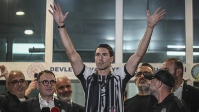 Dusan Vlahovic, Beşiktaş tarihinin &uuml;&ccedil;&uuml;nc&uuml; Sırp futbolcusu oldu
