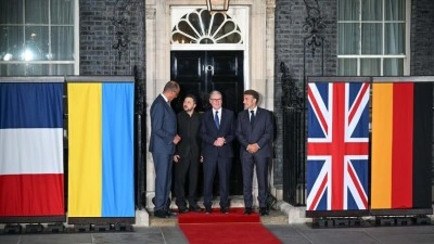 E3 &uuml;lkelerinin liderleri, Londra'da Ukrayna Devlet Başkanı Zelenskiy ile g&ouml;r&uuml;şt&uuml;