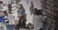 Eczaneden 500 liralık diş fırçası çalan kadın hırsızlar kamerada