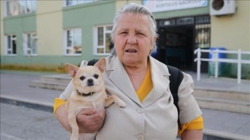 Edirne'de bir vatandaş oy kullanmaya köpeği ile geldi