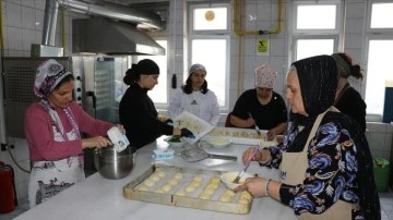 Edirne'de depremzede kadınlar için yemek kursu açıldı