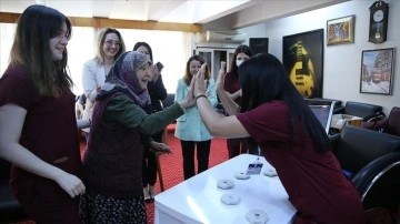 Edirne'de huzurevi sakinleri ile üniversite öğrencileri 