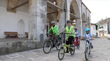 Edirne'de imam ve ailesi bisiklet sürmeyi yaşam biçimine dönüştürdü