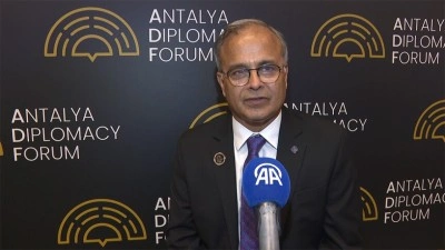 EİT Genel Sekreteri Khan, "b&ouml;lgeselcilik fikrinin yeniden ele alınması gerektiğini" s&ouml;yled