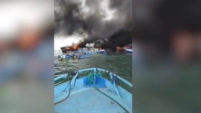Ekvador'da bir limanda &ccedil;ıkan yangında 14 balık&ccedil;ı teknesi ile 21 s&uuml;rat teknesi zarar g&ouml;rd&uuml;