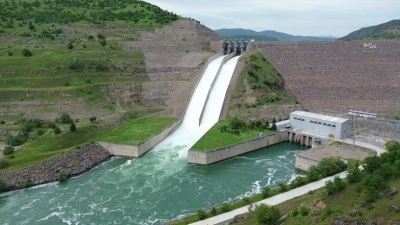 Elazığ'da kapakları a&ccedil;ılan 3 barajda su tahliye &ccedil;alışması s&uuml;r&uuml;yor