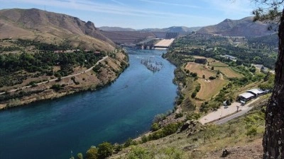 Elazığ'da Keban Barajı'nda su tahliyesinin ardından kapaklar kapatıldı
