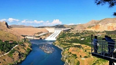 Elazığ'da Keban Barajı'nda tahliye kapakları ikinci kez a&ccedil;ıldı