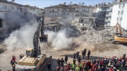 Elazığ&#039;daki depremde 45 kişi enkaz altından kurtarıldı