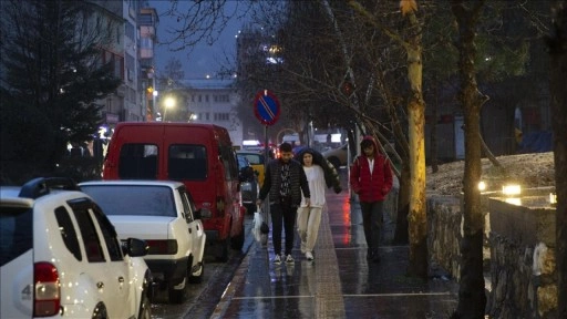 Elazığ ve Tunceli çevreleri için gök gürültülü sağanak uyarısı
