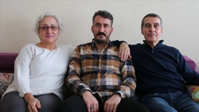 Emekli &ouml;ğretmene hayat veren komşusunun oğlu aileden biri oldu
