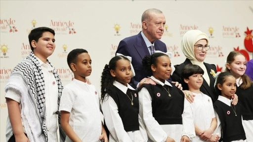 Emine Erdoğan'dan "Anneyle Güçlü Aile, Aileyle Güçlü Türkiye" programına ilişkin payl