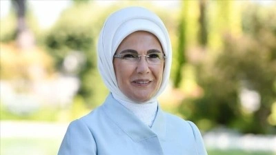 Emine Erdoğan'dan karne alan &ouml;ğrencilere tebrik