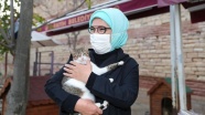 Emine Erdoğan 'Leblebi' isimli engelli köpeği sahiplendi