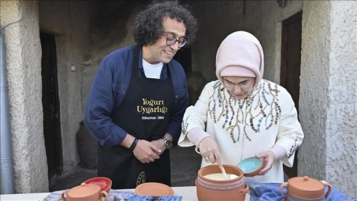 Emine Erdoğan, Nevşehir'de Türk Mutfağı Haftası kapsamında yoğurt mayaladı