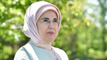 Emine Erdoğan'dan "Yeşil Nobel" kazanan Zafer Kızılkaya'ya tebrik