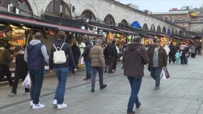 Emin&ouml;n&uuml;'nde bayram alışverişi hareketliliği